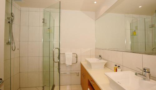 Deluxe Two-Bedroom Apartment