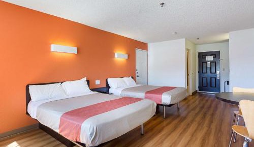 Queen Room with Two Queen Beds - Non-Smoking