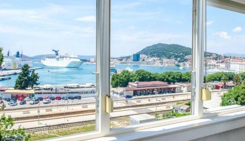 Studio Apartment with Sea View