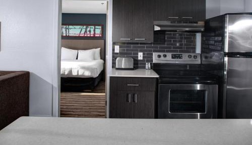 One-Bedroom King Suite