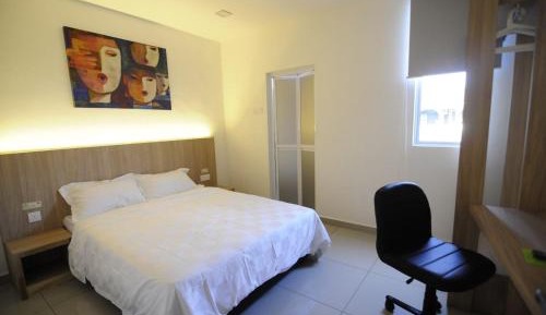 Standard Queen Room