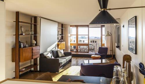 Studio Apartment with Sea View