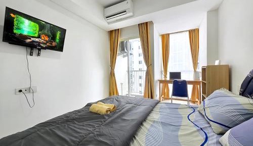 Studio Apartment with Balcony