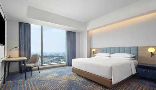 Premium King Room with Skyline View 