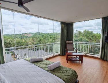 Suite with Mountain View