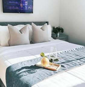 Four-Bedroom Deluxe Apartment