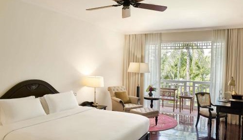 Superior Room with King Bed and Balcony