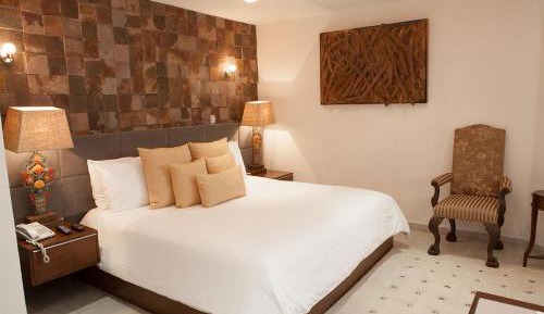 Deluxe Queen Room