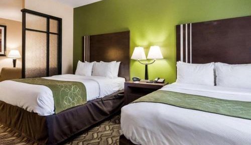 Queen Room with Two Queen Beds, Mobility Access and Bathtub with Grab Bars, Non-Smoking