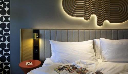 Comfort King Suite with Ocean View and Unlimited Self-Service Laundry
