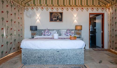 Deluxe Queen Room