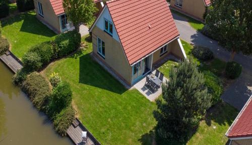 Three-Bedroom Holiday Home 
