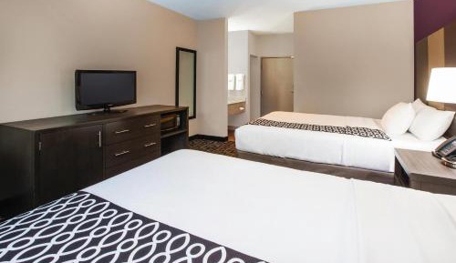 Deluxe Queen Room with Two Queen Beds