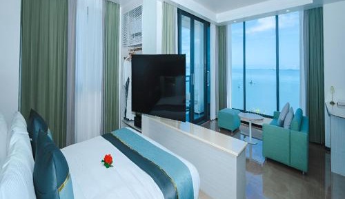 Beachfront Executive King Room