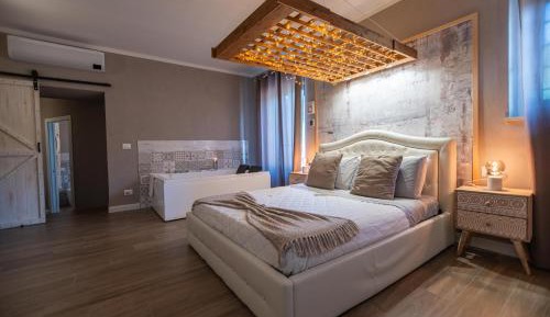 King Room with Spa Bath