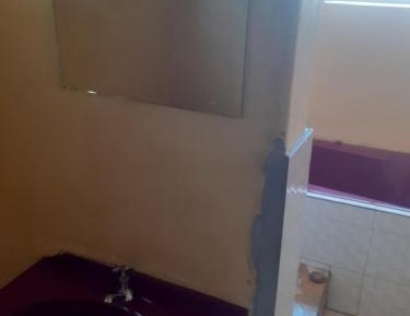 Apartment with Shower