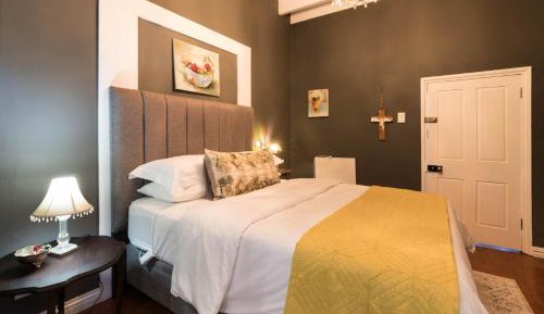 Luxury Queen Room