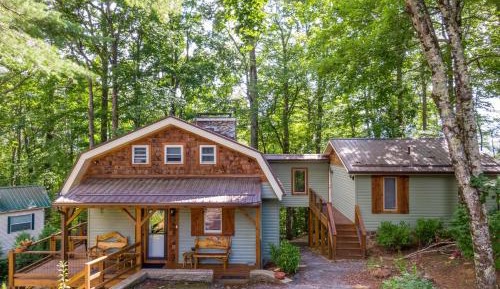 Four-Bedroom Holiday Home
