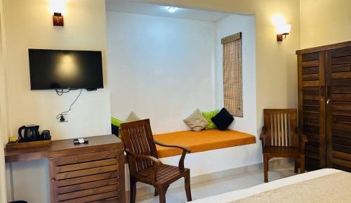 Family Room with Garden View