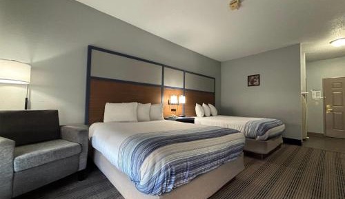 Queen Room with Two Queen Beds - Non-Smoking