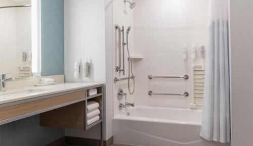 Queen Room with Two Queen Beds - Mobility and Hearing Access