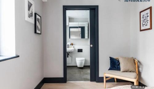 Three-Bedroom Deluxe Apartment