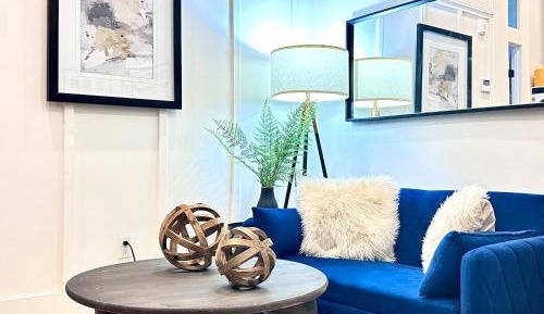 One-Bedroom Deluxe Apartment