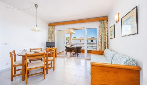 Superior One-Bedroom Apartment