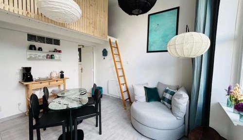 One-Bedroom Apartment - Sea Side