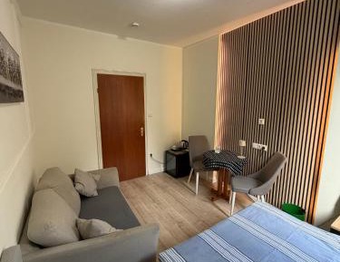 Single Room with Shared Bathroom