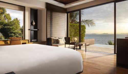 One-Bedroom Tropical Island Pool Villa
