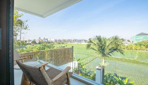 Villa with Garden View