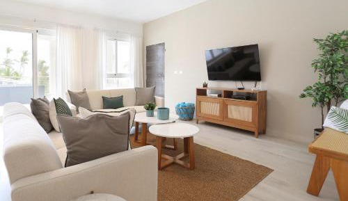 Three-Bedroom Apartment with Sea View