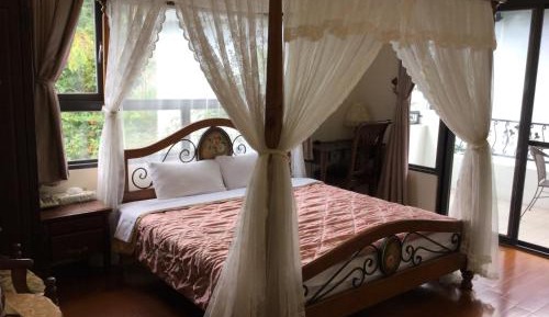 Queen Room with Balcony