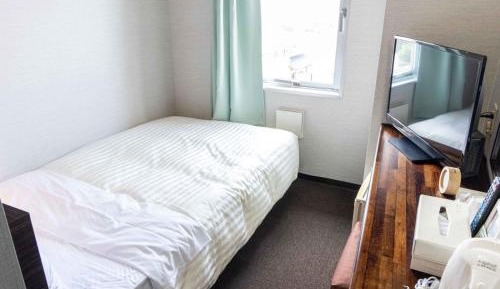 Single Room with Bathroom - Non-Smoking