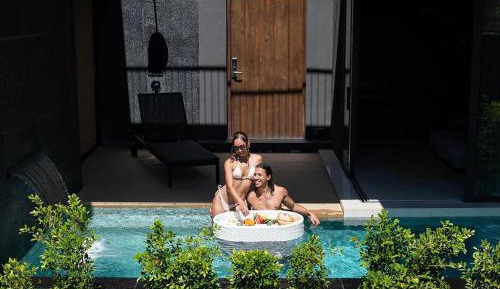 Honeymoon Duplex Suite with High View and Private Pool