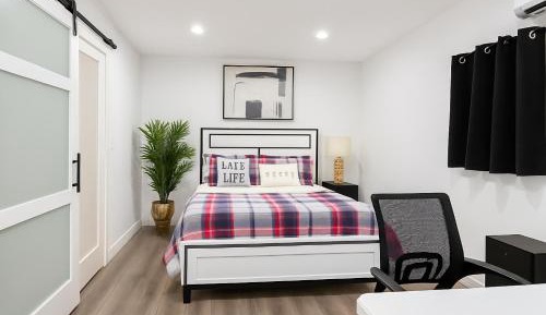 Deluxe Queen Suite
