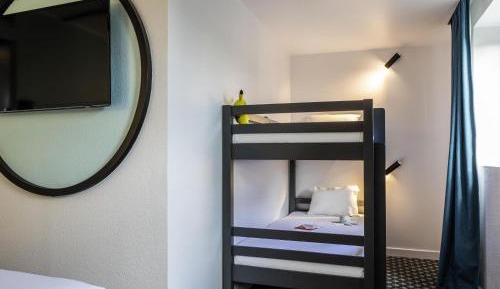 Family Room with Two Single and One Bunk Bed