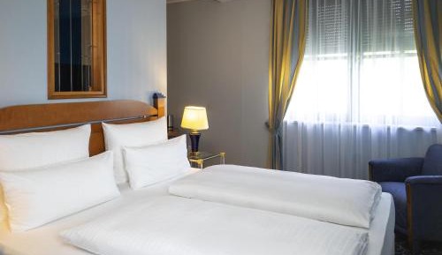 Executive King Suite with one Pull-Out Bed