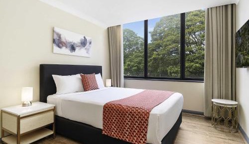 Deluxe Queen Room with Park View