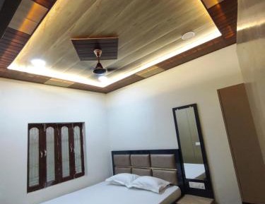 Deluxe Double Room (2 Adults + 1 Child)
