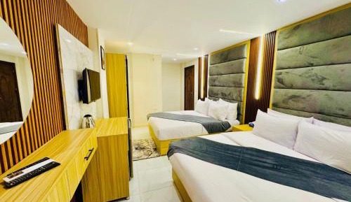 Luxury Triple Room