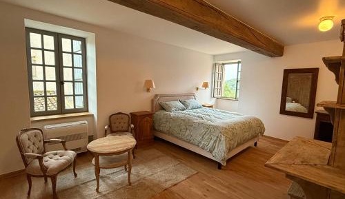 Deluxe Room (2 Adults + 1 Child)