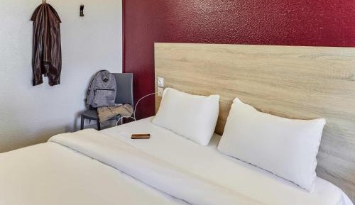 Tandem Room with Shared Bathroom and Shared WC
