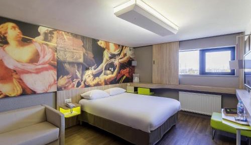 Standard Suite with One Double Bed and Sofa