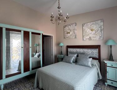 Queen Room with Pool View