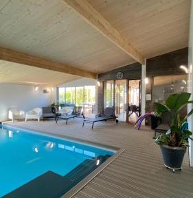 Villa with Garden View