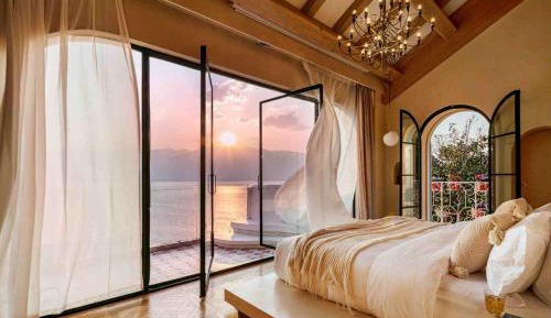 Double Room with Balcony and Sea View