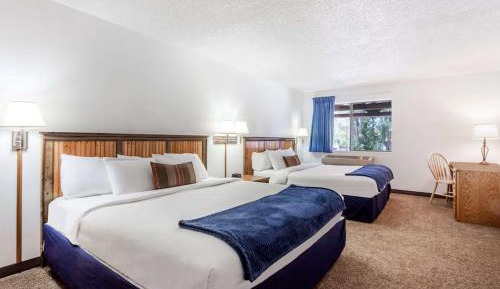 Deluxe Queen Room with Two Queen Beds