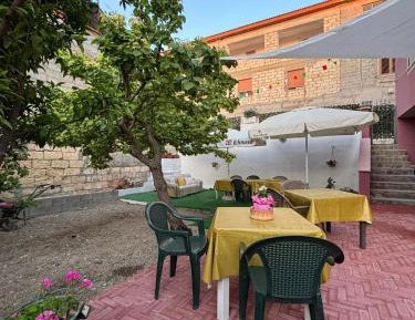 Superior One-Bedroom Apartment